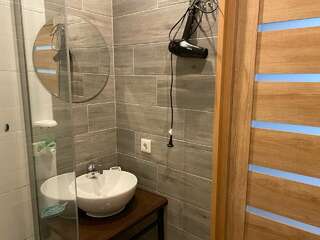 Гостиница  Loft Ptz Петрозаводск Двухместный номер с 1 кроватью и собственной ванной комнатой-5